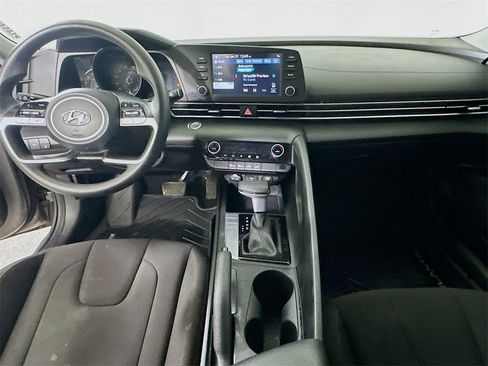 Used 2023 Hyundai Elantra SEL image 16