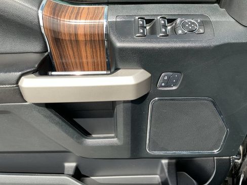 Used 2017 Ford F150 Lariat AWD/4WD image 10
