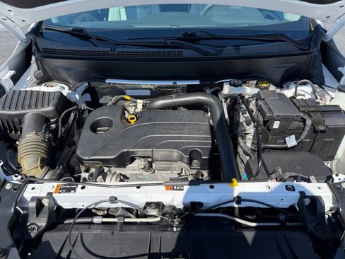 Used 2023 GMC Terrain SLE w/ Driver Convenience Package image 36