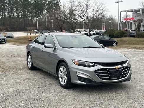 Used 2024 Chevrolet Malibu LT image 3
