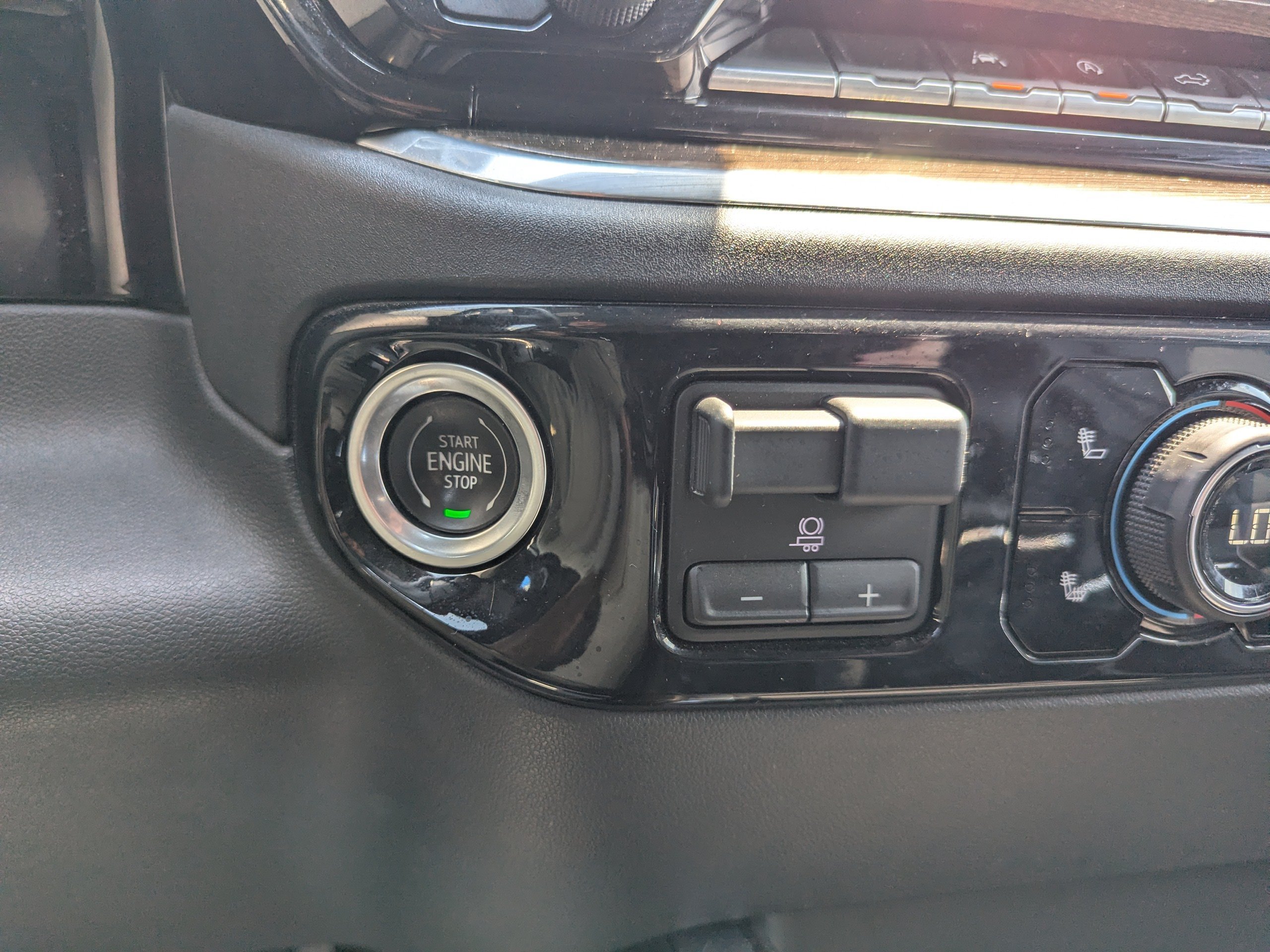 Certified 2022 Chevrolet Silverado 1500 RST w/ Convenience Package II AWD/4WD image 19
