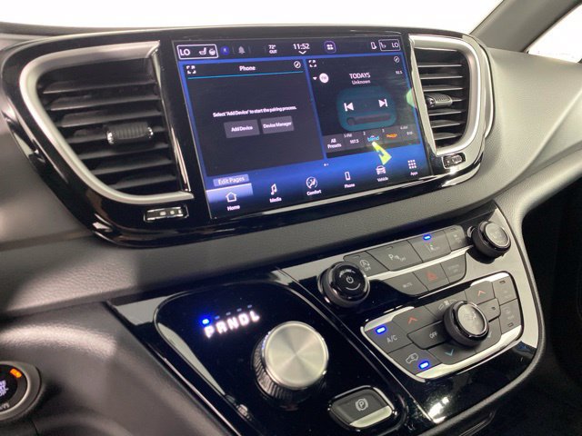 Used 2026 Chrysler Pacifica Select FWD image 28
