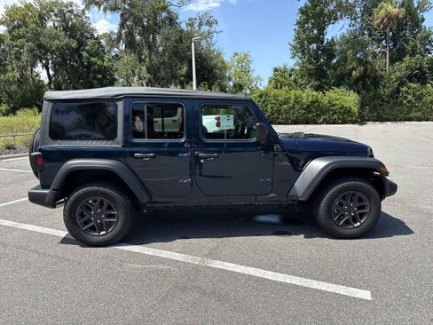 Used 2025 Jeep Wrangler Unlimited Sport AWD/4WD image 2
