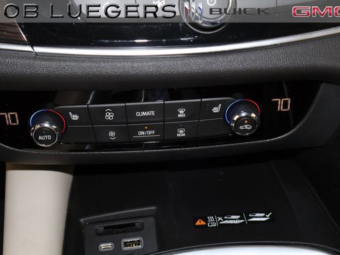 Certified 2023 Buick Enclave Essence image 25