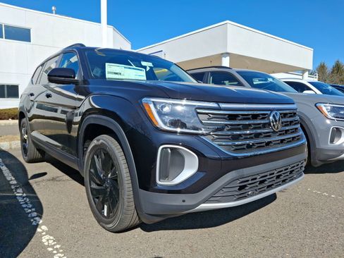 New 2026 Volkswagen Atlas SE image 1