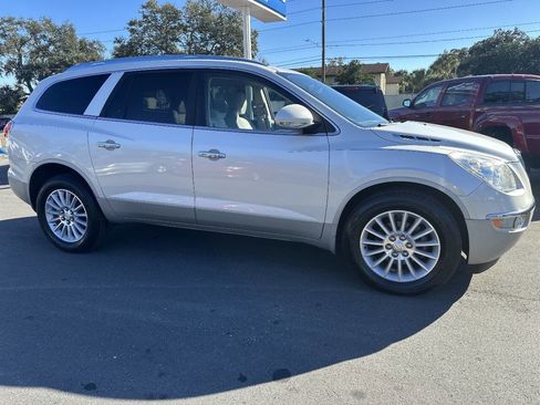 Used 2011 Buick Enclave CXL image 2