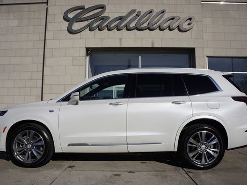 Used 2024 Cadillac XT6 Premium Luxury w/ Technology Package image 10