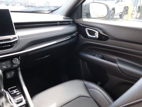 Used 2022 Jeep Compass Altitude w/ Convenience Group image 39