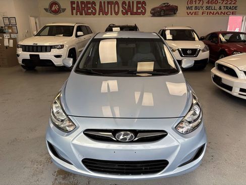 Used 2012 Hyundai Accent GS image 1