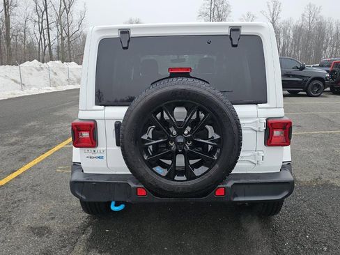 Used 2023 Jeep Wrangler Unlimited Sahara w/ Cold Weather Group image 5