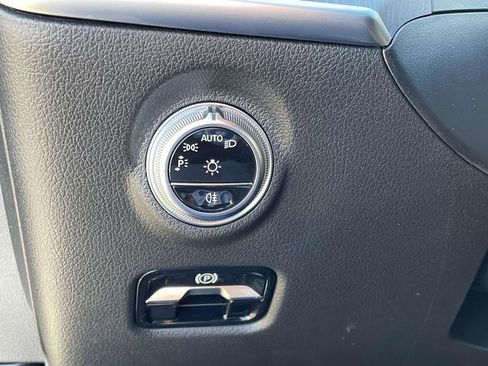 Certified 2025 Mercedes-Benz C 300 Sedan image 21