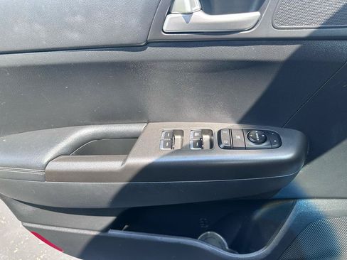 Used 2019 Kia Sportage LX FWD image 39