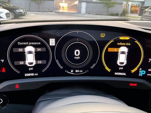 Used 2022 Porsche Taycan 4 Cross Turismo image 25