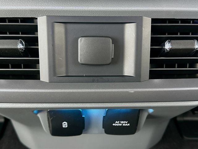 Used 2025 Ford F150 XLT w/ Equipment Group 302A MID RWD image 12