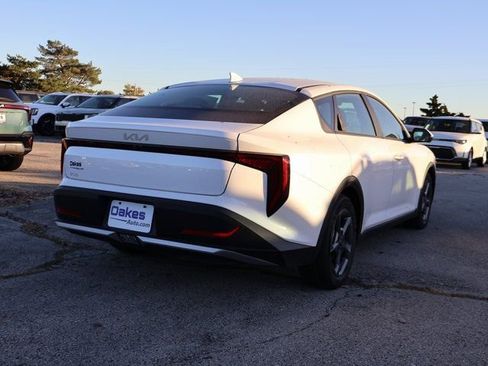 New 2025 Kia K4 LXS image 7