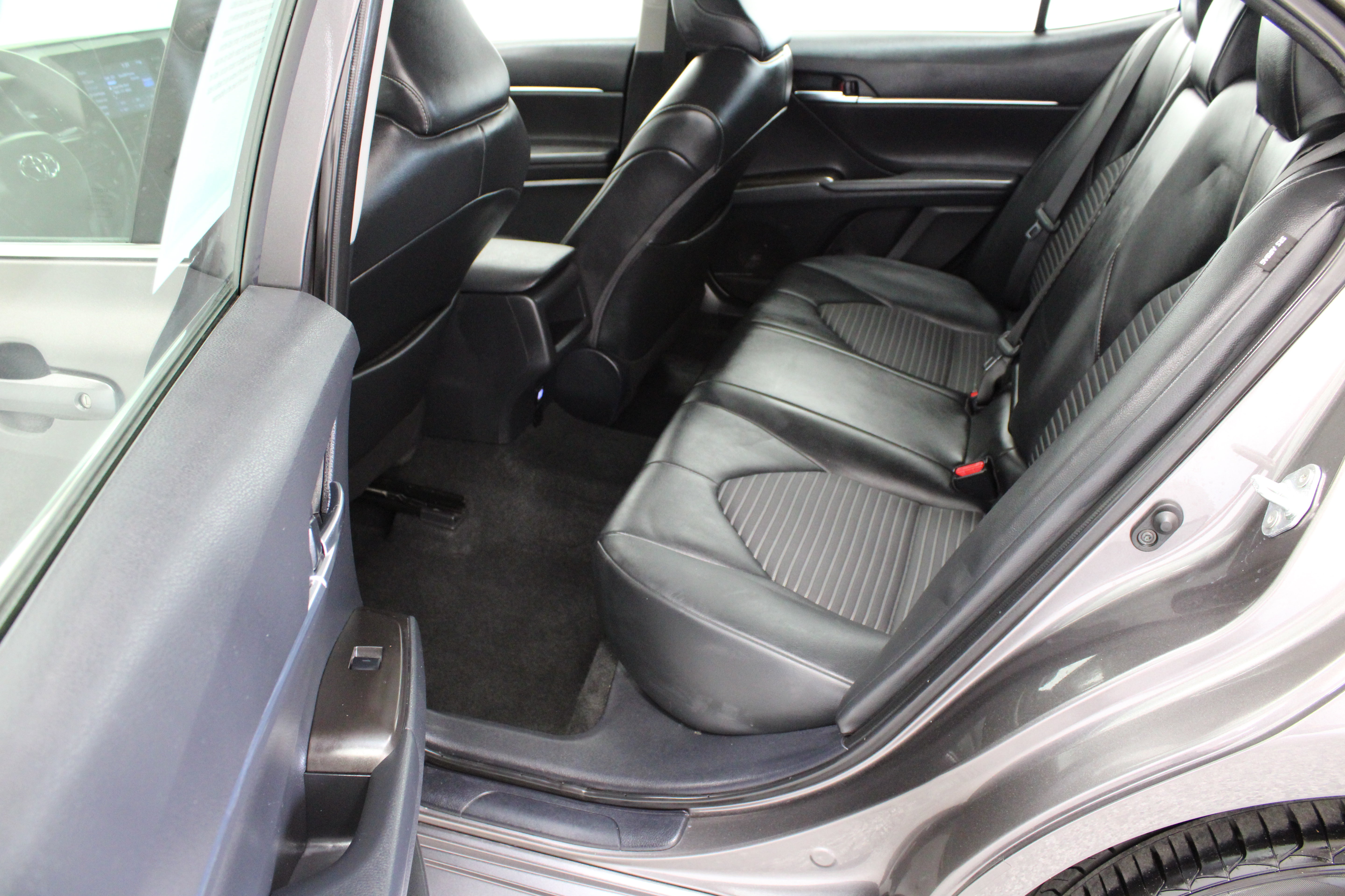 Used 2024 Toyota Camry SE w/ Convenience Package FWD image 28
