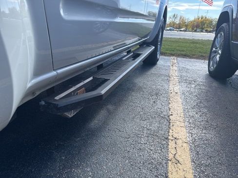 Used 2016 Nissan Frontier SV image 32