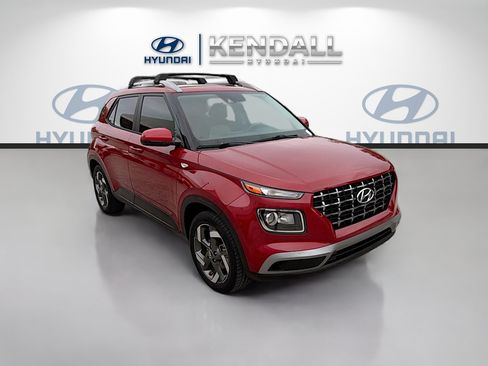 Used 2021 Hyundai Venue SEL FWD image 1