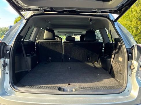 Used 2018 Toyota Highlander XLE AWD/4WD image 11