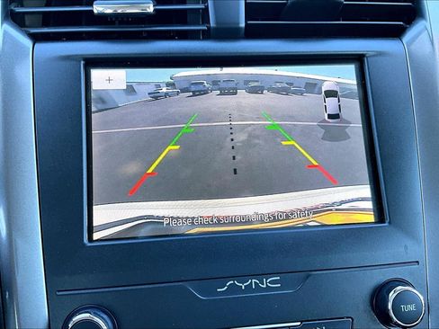 Used 2020 Ford Fusion SE FWD image 22