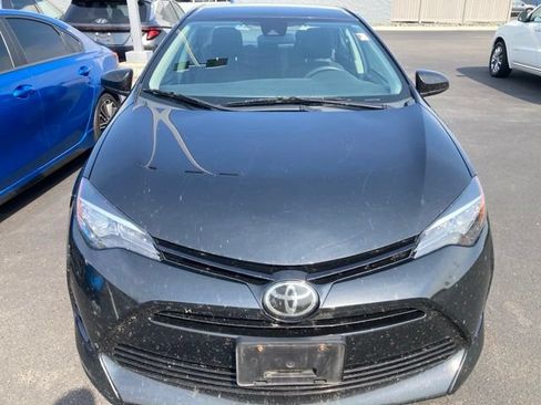 Used 2018 Toyota Corolla LE FWD image 2