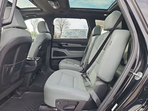 Used 2023 Kia Telluride SX Prestige X-Pro image 12