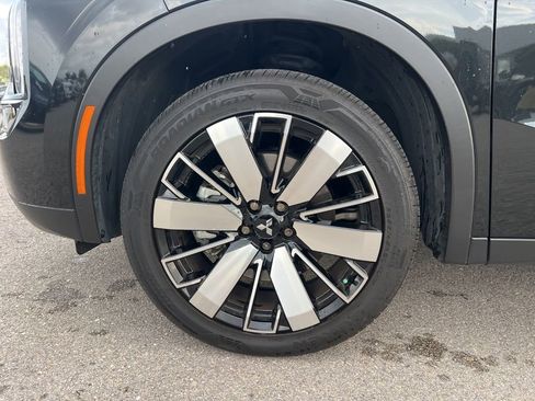 Used 2025 Mitsubishi Outlander SE image 22