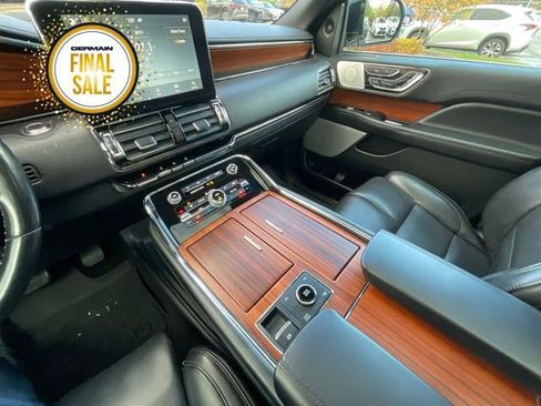 Used 2019 Lincoln Navigator L Reserve image 18