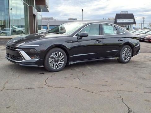 New 2025 Hyundai Sonata SEL image 3