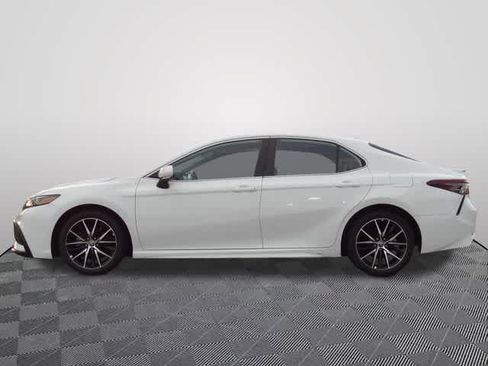 Used 2024 Toyota Camry SE FWD image 2
