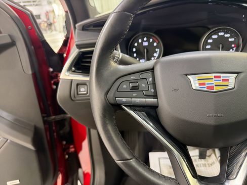 Used 2024 Cadillac XT6 Premium Luxury w/ Technology Package image 14