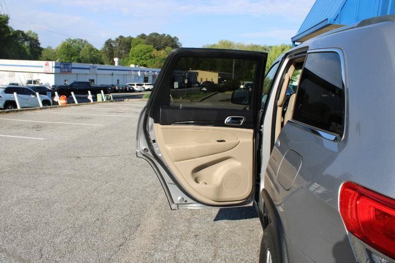 Used 2019 Jeep Grand Cherokee Limited w/ Luxury Group II RWD image 15