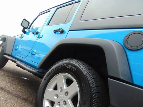 Used 2017 Jeep Wrangler Unlimited Sport w/ Quick Order Package 24S AWD/4WD image 16
