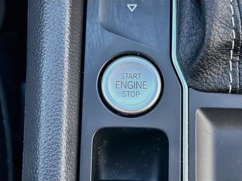 Used 2022 Volkswagen Atlas SE FWD image 35