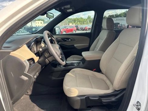 Used 2023 Chevrolet Traverse LS AWD/4WD image 10