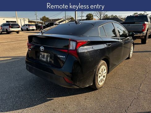 Used 2022 Toyota Prius LE image 6