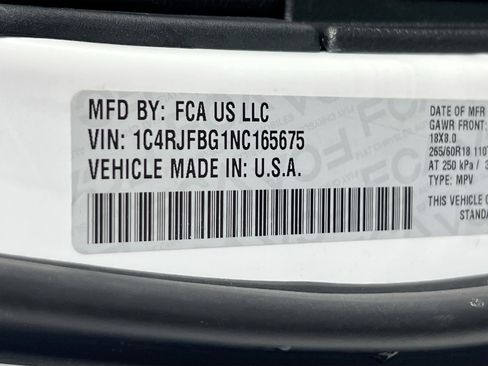 Used 2022 Jeep Grand Cherokee Limited image 32