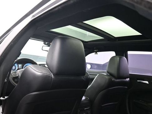 Used 2014 Chrysler 300 S RWD image 14