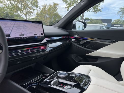 Certified 2026 BMW 540i xDrive AWD/4WD image 30