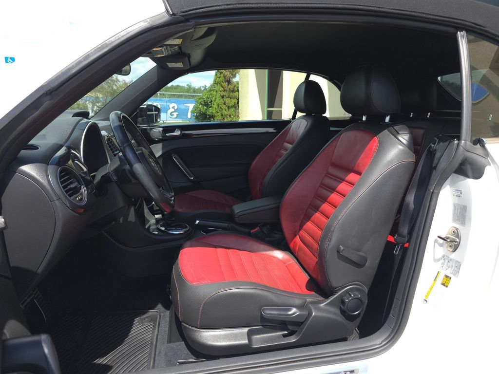 Used 2014 Volkswagen Beetle R-Line FWD image 11