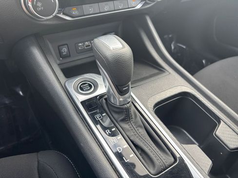 Used 2025 Nissan Sentra SV FWD image 42