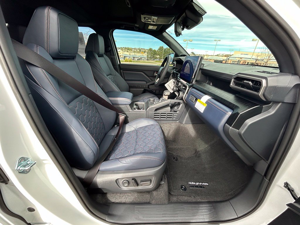 Used 2026 Toyota 4Runner Platinum AWD/4WD image 28