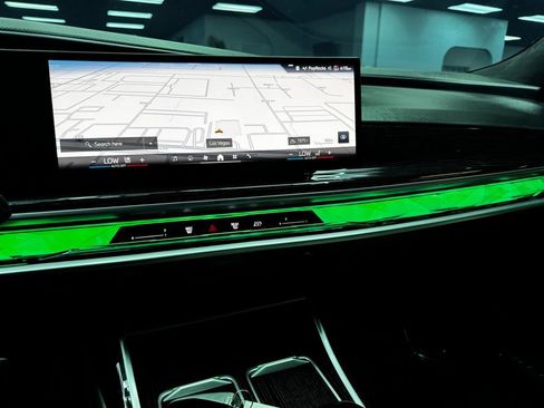 Used 2025 BMW 740i w/ Premium Package image 25