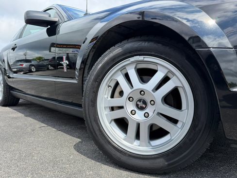 Used 2007 Ford Mustang Premium RWD image 9