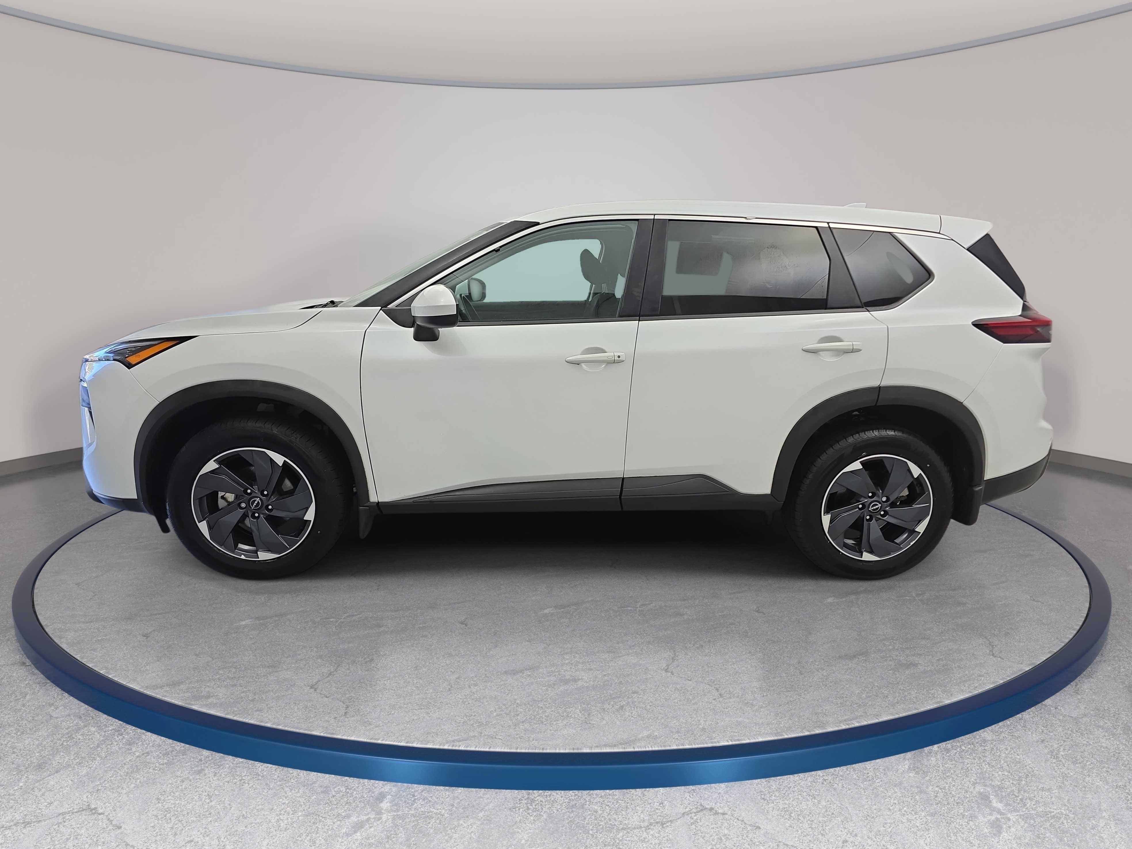 Certified 2025 Nissan Rogue SV FWD image 8
