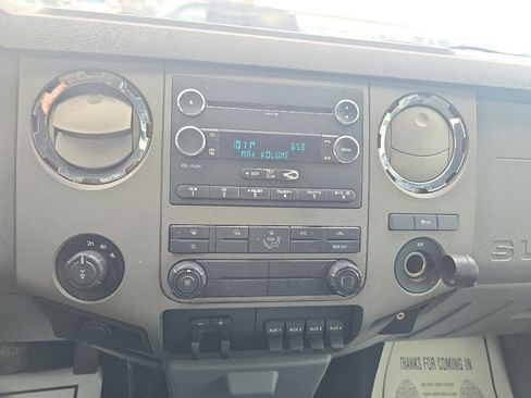 Used 2012 Ford F250 XLT w/ XLT Interior Pkg image 25