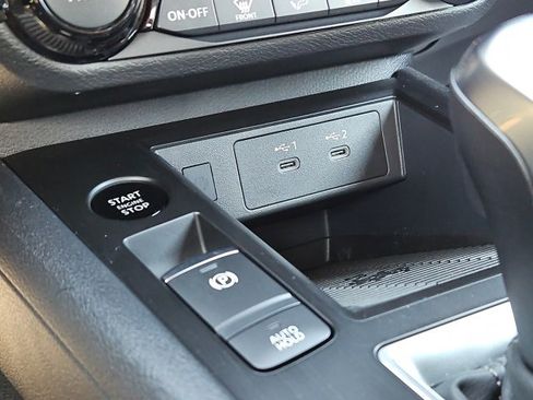 New 2026 Nissan Kicks SV w/ SV Premium Package image 30