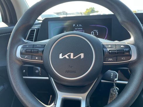 Used 2025 Kia Sportage LX FWD image 28