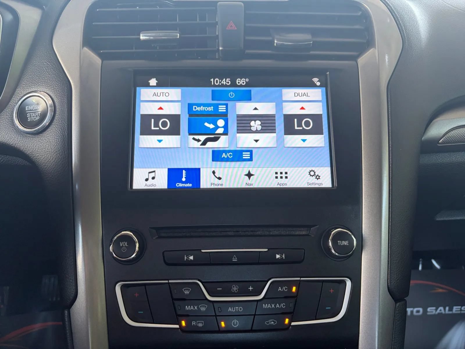 Used 2017 Ford Fusion SE w/ Fusion SE Technology Package FWD image 23
