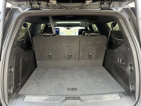 Used 2023 Chevrolet Suburban Premier w/ Advanced Technology Package image 29